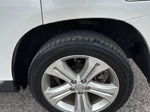 Used 2012 Toyota Highlander Limited FWD image 27