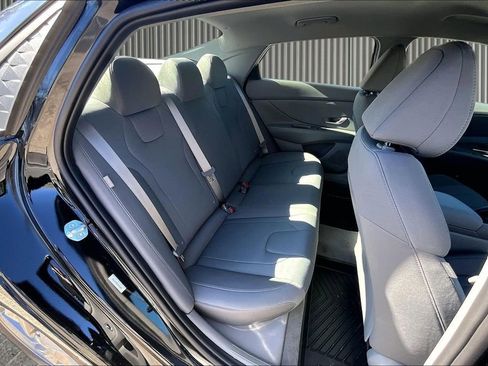 New 2026 Hyundai Elantra SE image 11