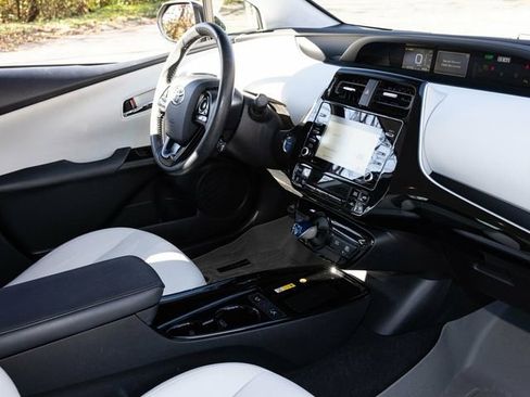 Used 2021 Toyota Prius AWD image 62