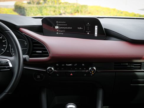 Certified 2025 MAZDA MAZDA3 2.5 S Hatchback w/ Premium Pkg image 29