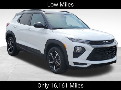 Certified 2023 Chevrolet TrailBlazer RS AWD/4WD image 2