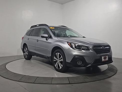 Used 2018 Subaru Outback 3.6R Limited AWD/4WD image 8