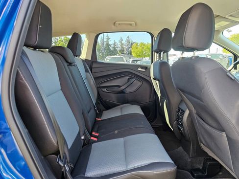 Used 2017 Ford Escape SE FWD image 12