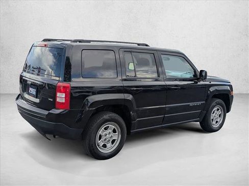 Used 2016 Jeep Patriot Sport w/ Power Value Group AWD/4WD image 5