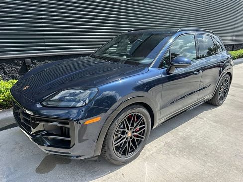 Used 2026 Porsche Cayenne GTS AWD/4WD image 7