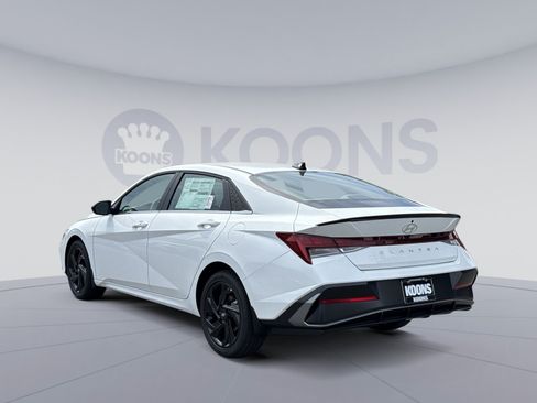New 2026 Hyundai Elantra SEL Sport Premium FWD image 4