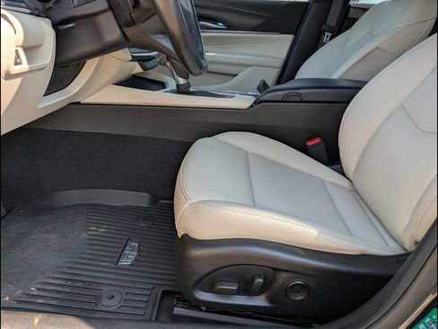 Used 2021 Cadillac CT4 Luxury RWD image 9