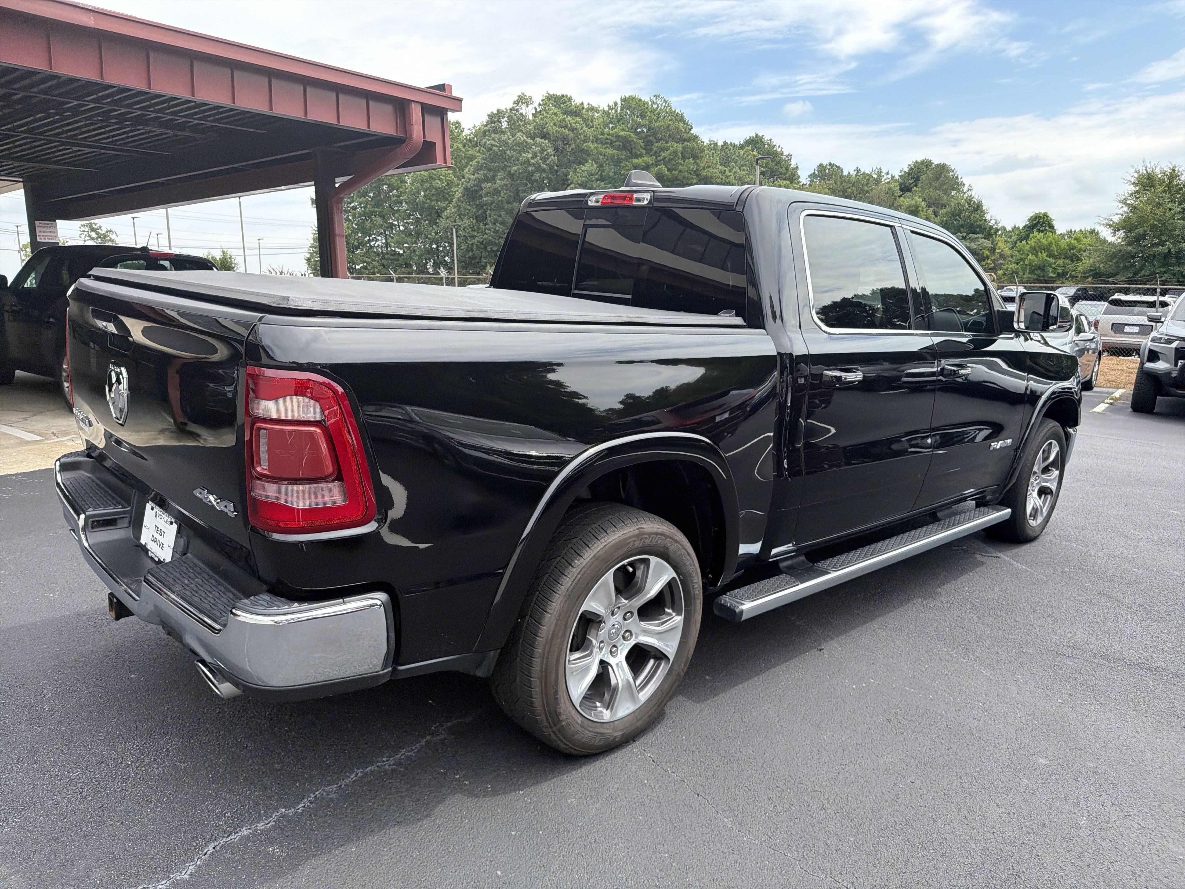 Used 2020 RAM 1500 Laramie AWD/4WD image 7