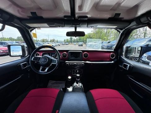 Used 2021 Jeep Wrangler Unlimited Rubicon AWD/4WD image 2