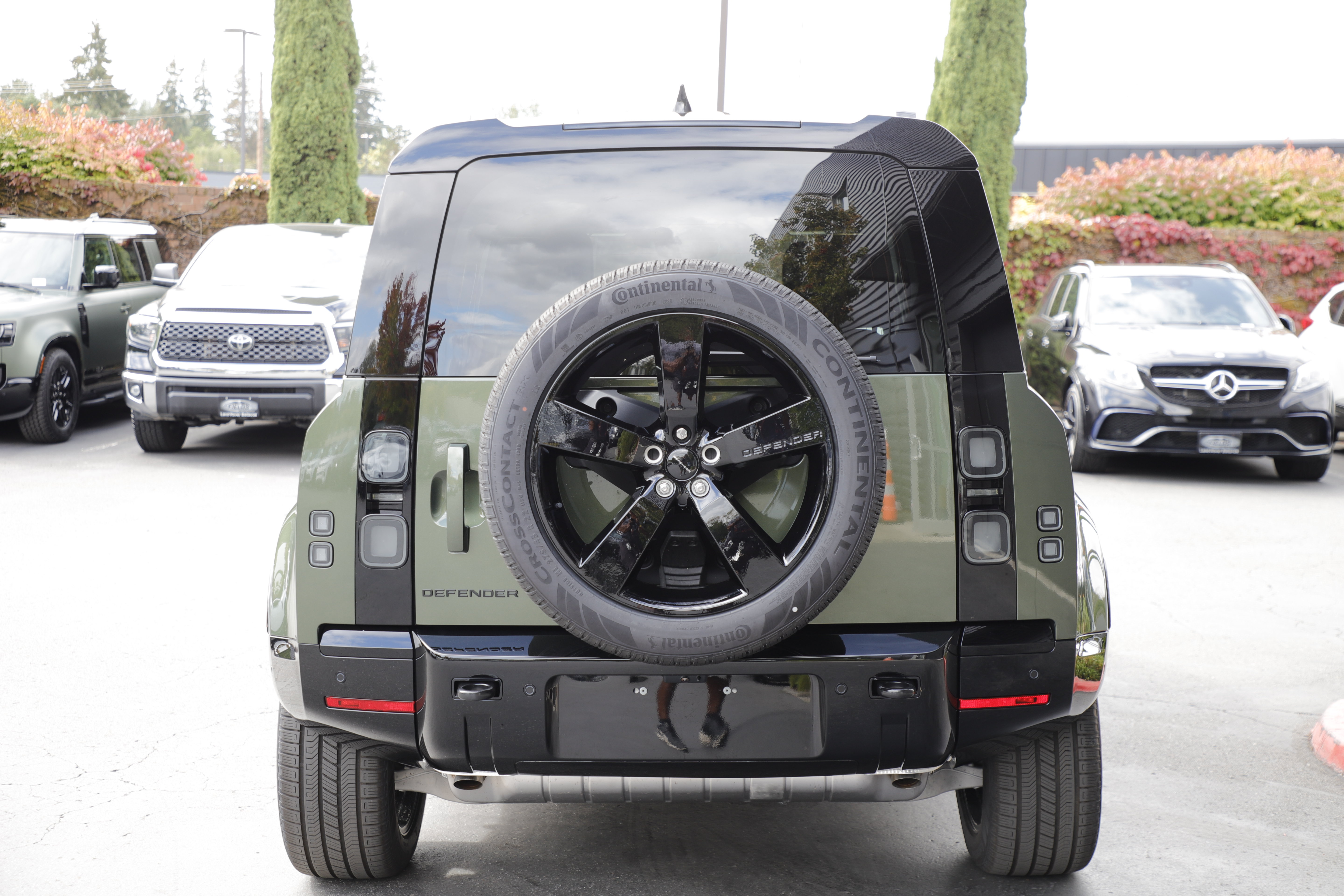 New 2026 Land Rover Defender 110 X-Dynamic SE AWD/4WD image 9