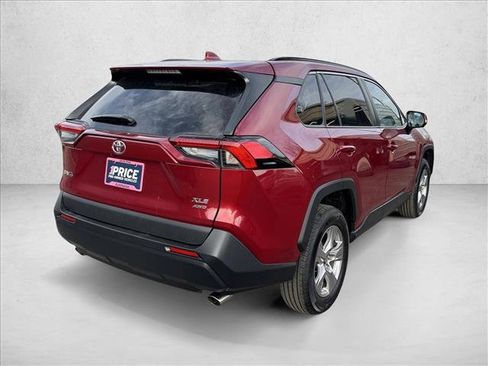 Used 2025 Toyota RAV4 XLE image 5