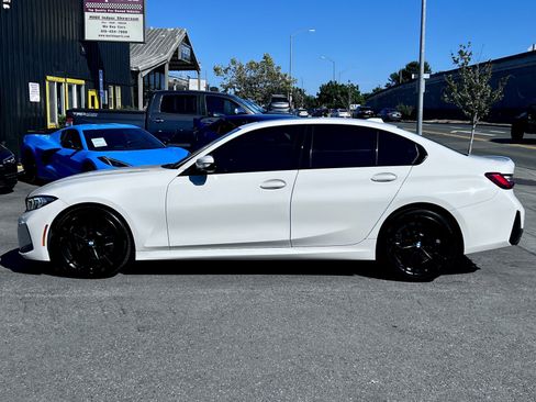 Used 2023 BMW 330i Sedan w/ M Sport Package RWD image 9