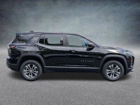New 2026 Chevrolet Equinox LT AWD/4WD image 3