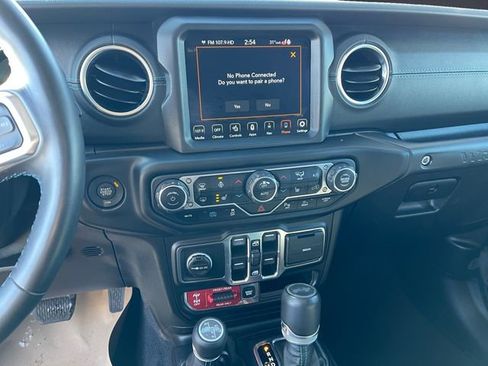 Used 2021 Jeep Wrangler Unlimited Rubicon 4xe w/ Cold Weather Group AWD/4WD image 11