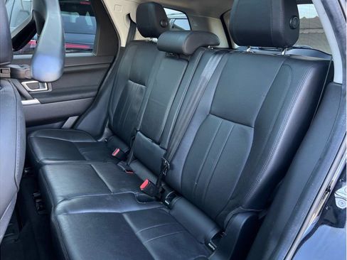 Used 2019 Land Rover Discovery Sport HSE image 9