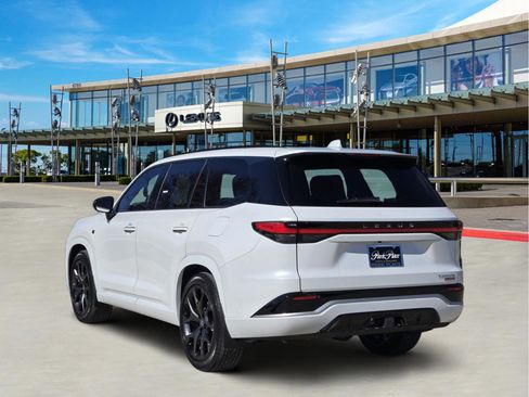 New 2026 Lexus TX 500h AWD image 4