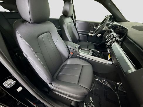 Used 2026 Mercedes-Benz GLB 250 4MATIC image 27