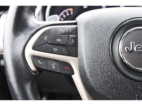 Used 2017 Jeep Grand Cherokee Laredo w/ Quick Order Package 2BE image 17