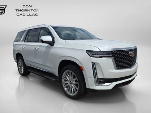 Used 2024 Cadillac Escalade Premium Luxury AWD/4WD image 7