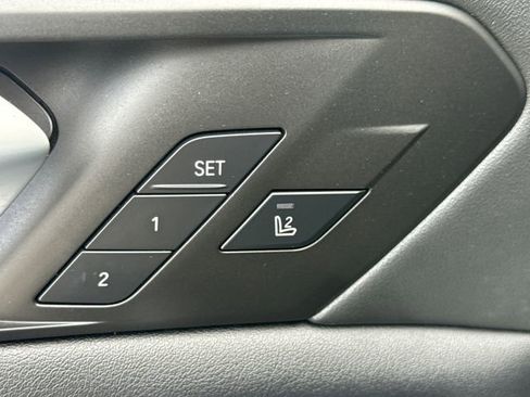 Used 2024 BMW X5 xDrive40i w/ Premium Package image 22