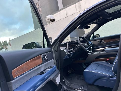 New 2026 Cadillac Vistiq Premium Luxury image 21