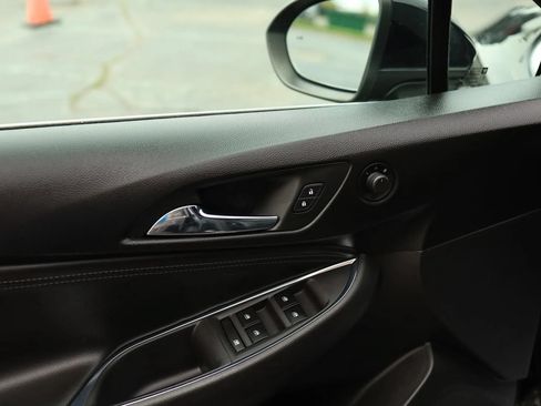 Used 2017 Chevrolet Cruze Premier FWD image 10