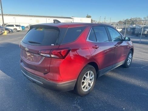 Used 2024 Chevrolet Equinox LT image 4