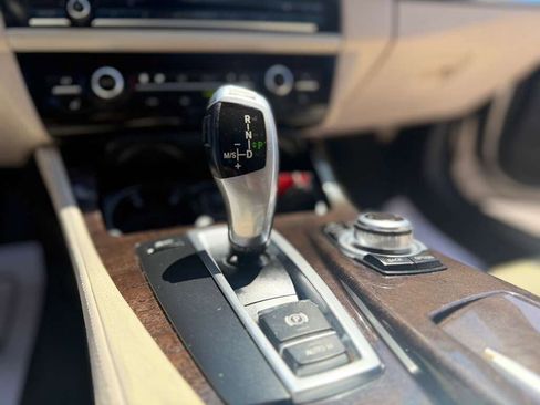 Used 2011 BMW 528i Sedan RWD image 22