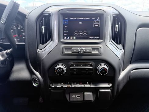Used 2023 Chevrolet Silverado 1500 Custom AWD/4WD image 10