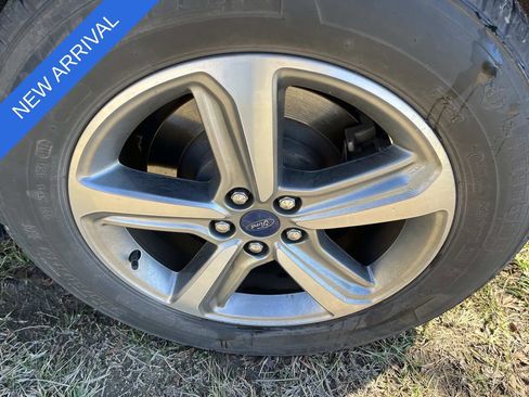 Used 2022 Ford Edge SEL w/ Convenience Package image 11