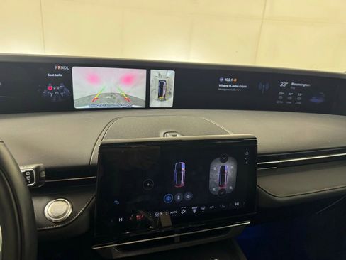 New 2025 Lincoln Nautilus Premier w/ Equipment Group 102A image 53