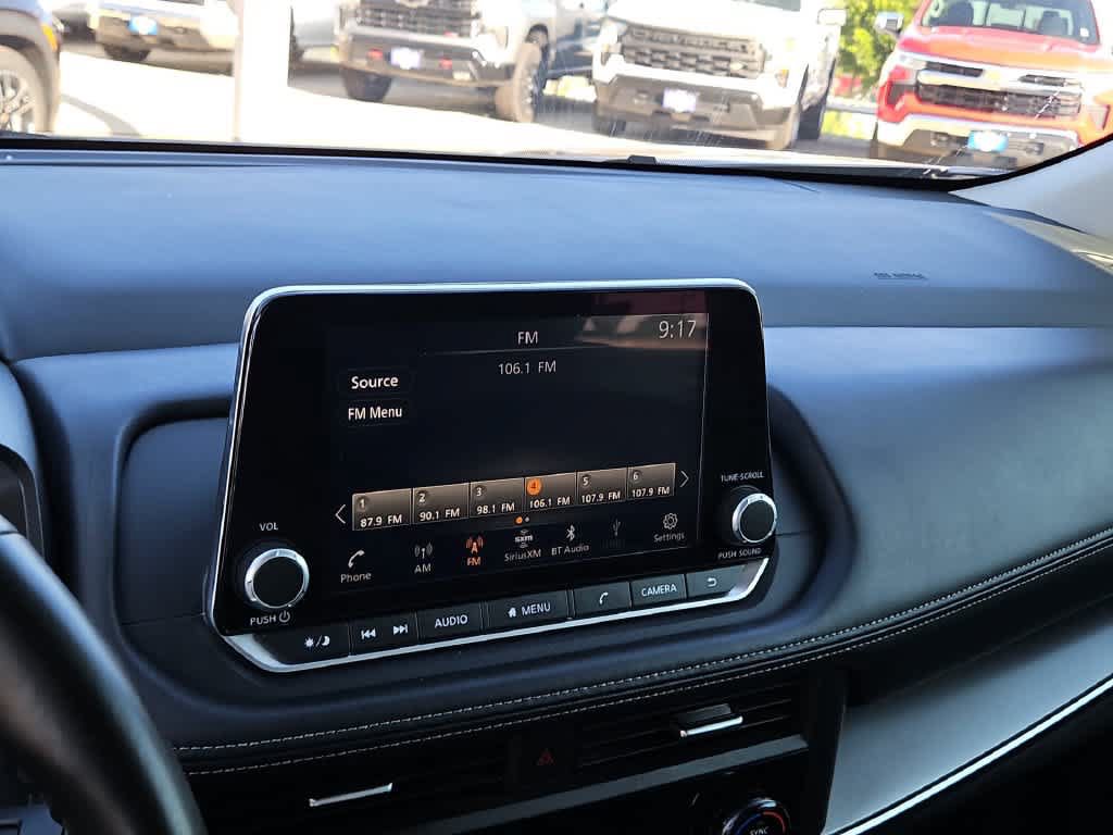 Used 2025 Nissan Rogue SV FWD image 24
