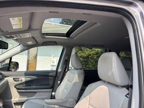 Used 2017 Honda Pilot EX-L image 11