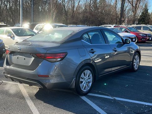 Used 2022 Nissan Sentra S image 7