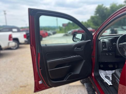 Used 2021 GMC Canyon AT4 w/ Driver Alert Package AWD/4WD image 23