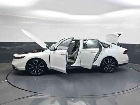 Used 2024 Honda Accord Touring image 38