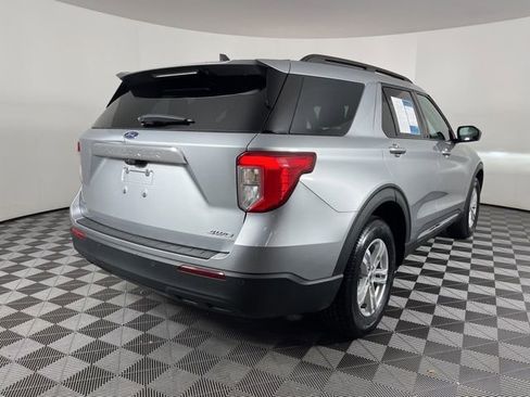Used 2022 Ford Explorer XLT image 10