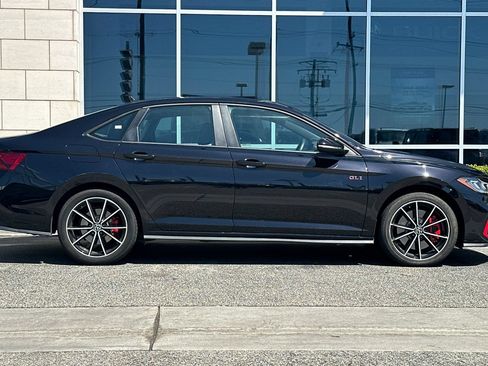 Used 2025 Volkswagen Jetta GLI Autobahn FWD image 3