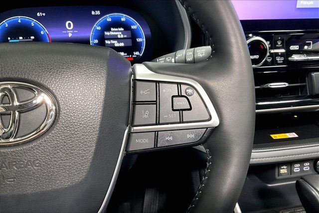 Used 2023 Toyota Highlander Limited AWD/4WD image 19
