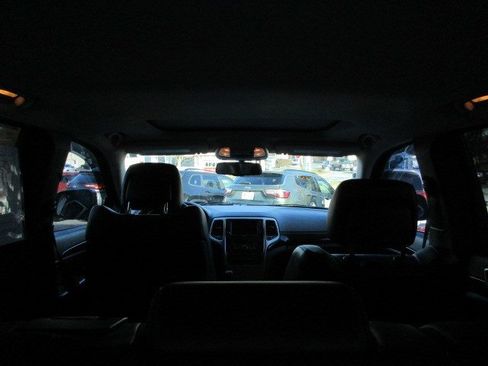 Used 2013 Jeep Grand Cherokee Laredo image 30