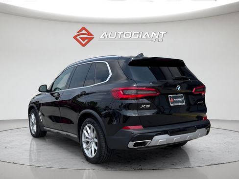 Used 2019 BMW X5 xDrive50i w/ Parking Assistance Package AWD/4WD image 14
