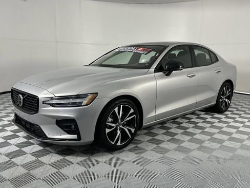 Used 2023 Volvo S60 B5 Core AWD/4WD image 4