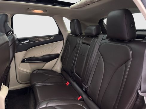 Used 2019 Lincoln MKC Reserve FWD image 38