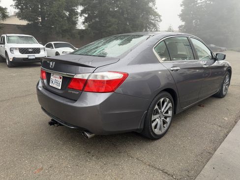 Used 2015 Honda Accord Sport image 5