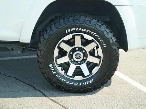 Used 2021 Toyota 4Runner TRD Off-Road Premium w/ Moonroof Package AWD/4WD image 45