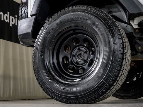 Used 2018 Jeep Wrangler Sport image 45