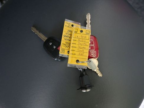 Used 2020 Toyota Tacoma SR5 image 21