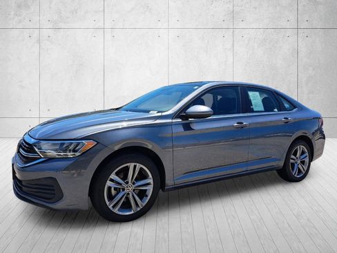 Used 2024 Volkswagen Jetta SE FWD image 1