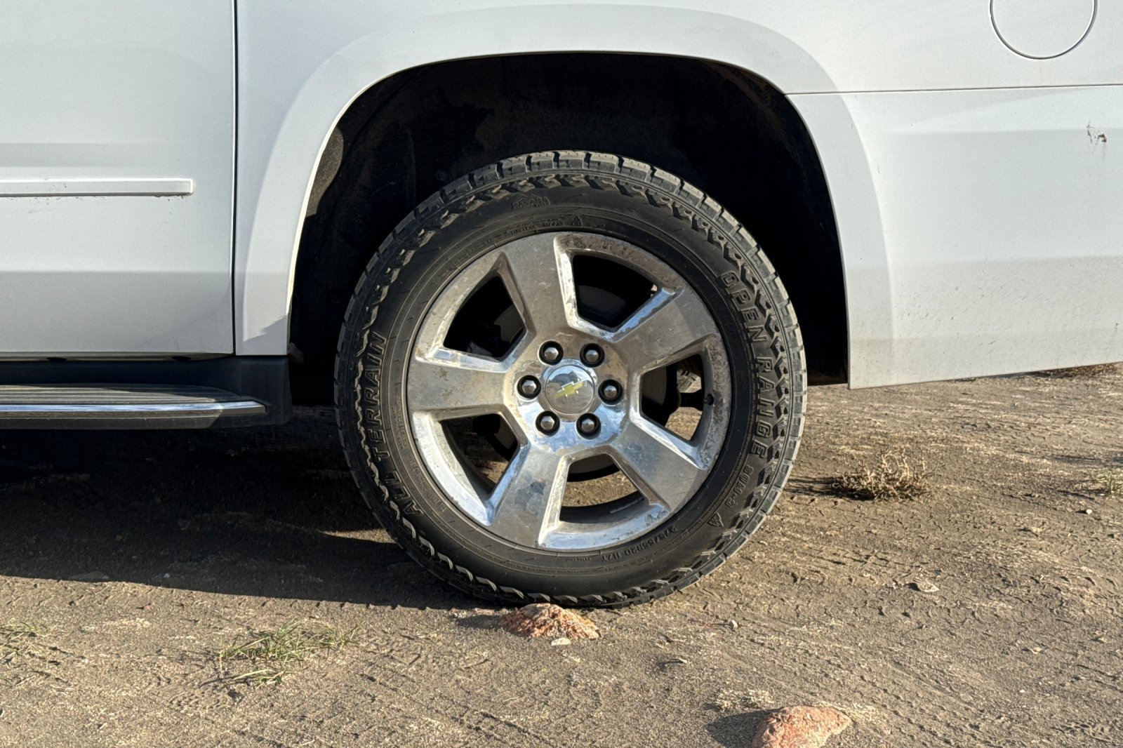 Used 2015 Chevrolet Suburban LTZ AWD/4WD image 3