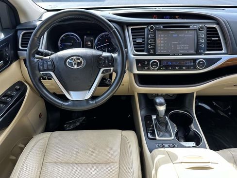 Used 2018 Toyota Highlander Limited Platinum image 11